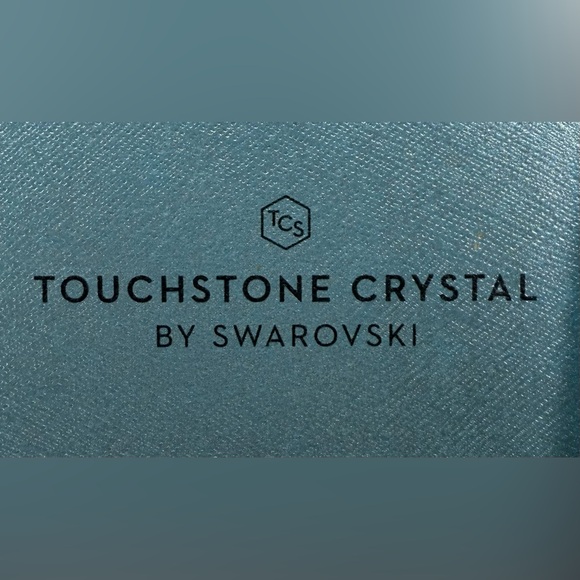 Touchstone Crystal Swarovski - Be Open Earrings - Picture 5 of 5